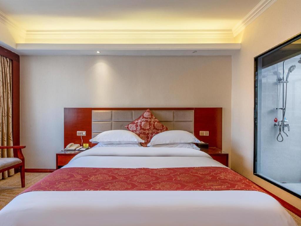 Overseas Chinese Hotel Zhuhai Eksteriør billede