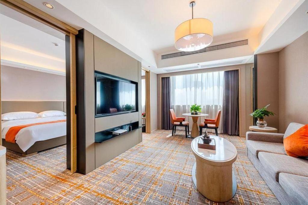 Overseas Chinese Hotel Zhuhai Eksteriør billede
